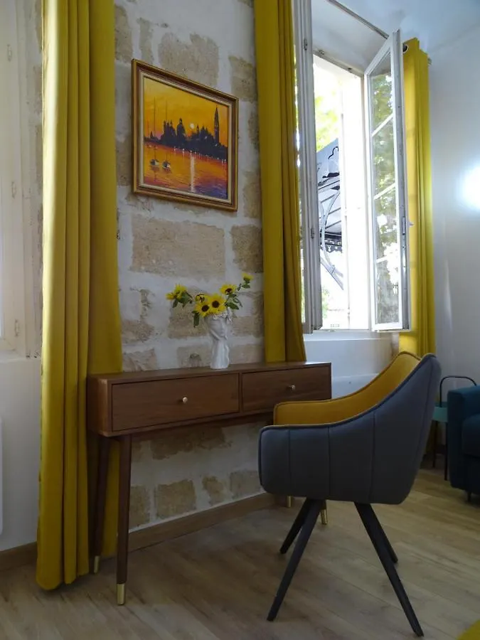 Apartment Blue Fountain Luxueux Studio Aix Centre Historique -Wifi-Smart Tv- Aix-en-Provence France